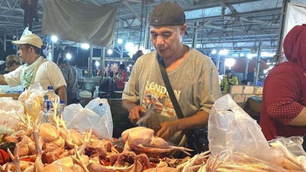 Bisnis Makan Korban! Harga Plastik Naik Bikin Pedagang Daging dan Sayuran Kewalahan