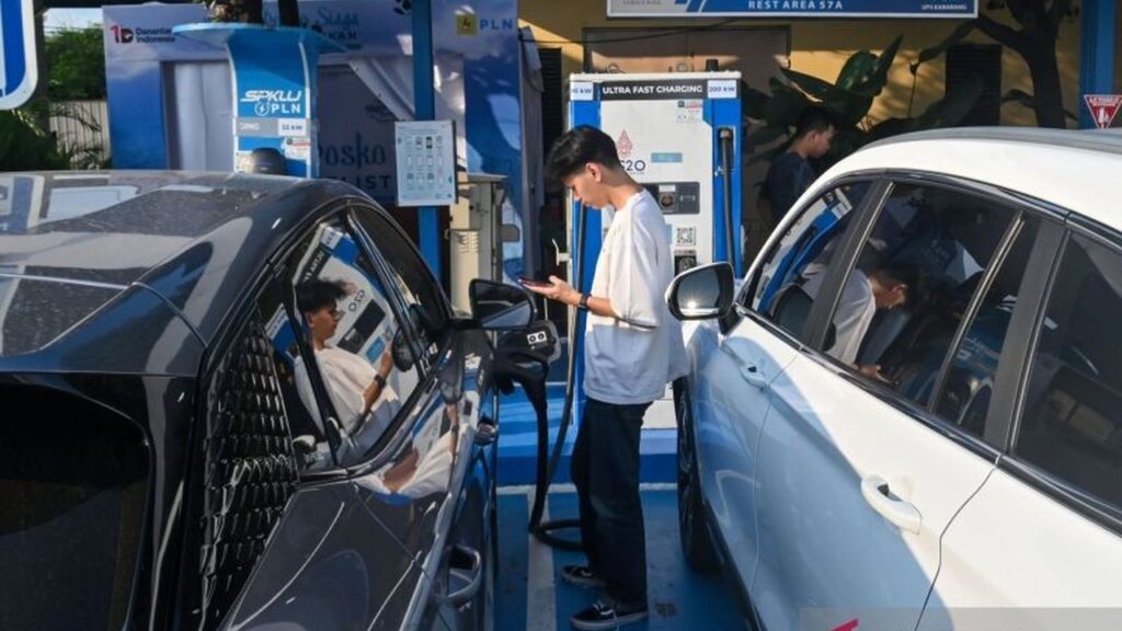 Mobil Listrik Harusnya Solusi, Kenapa Malah Kena Pajak Saat BBM Naik