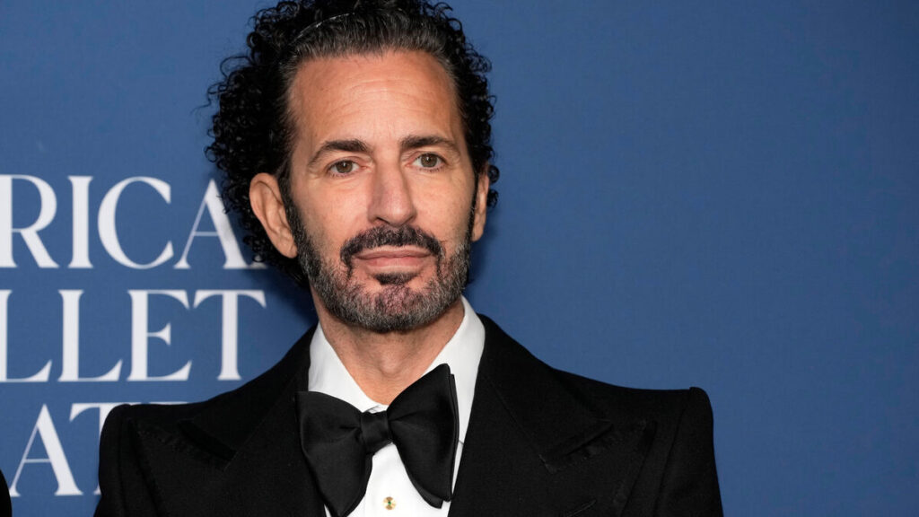 Marc Jacobs Resmi “Saudara” Vera Wang Usai Pisah dari Louis Vuitton, Ada Apa Sebenarnya?