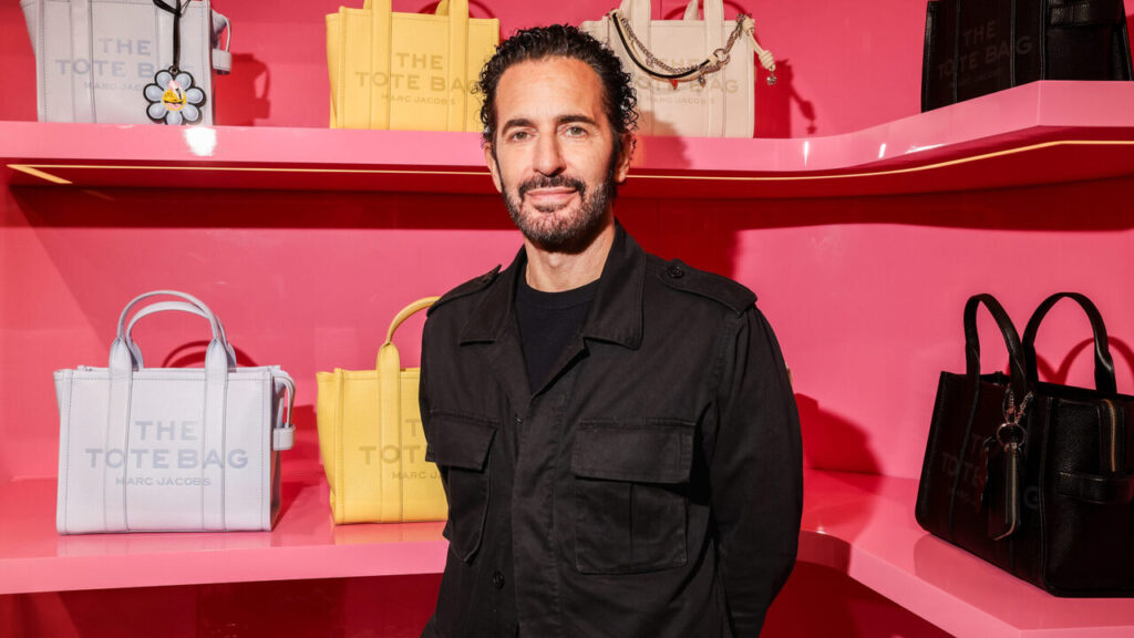 Marc Jacobs Resmi “Saudara” Vera Wang Usai Pisah dari Louis Vuitton, Ada Apa Sebenarnya?