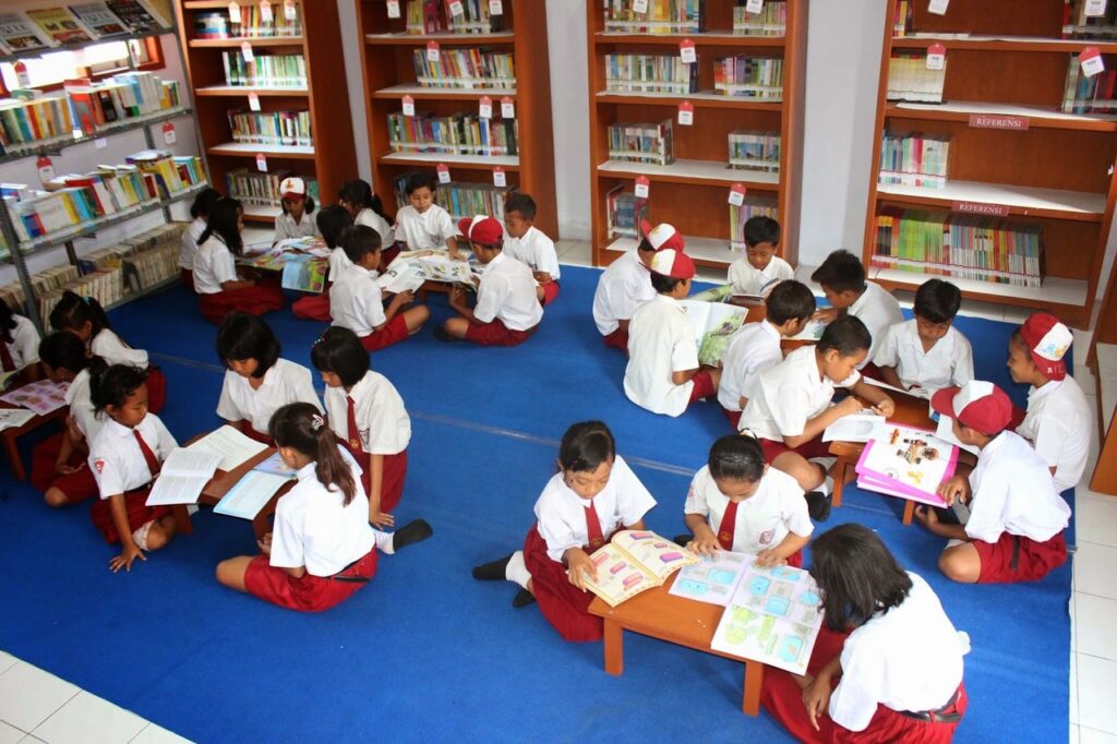 Literasi Naik Kelas, Mahasiswa Juga Dapat Edukasi Keuangan Modern